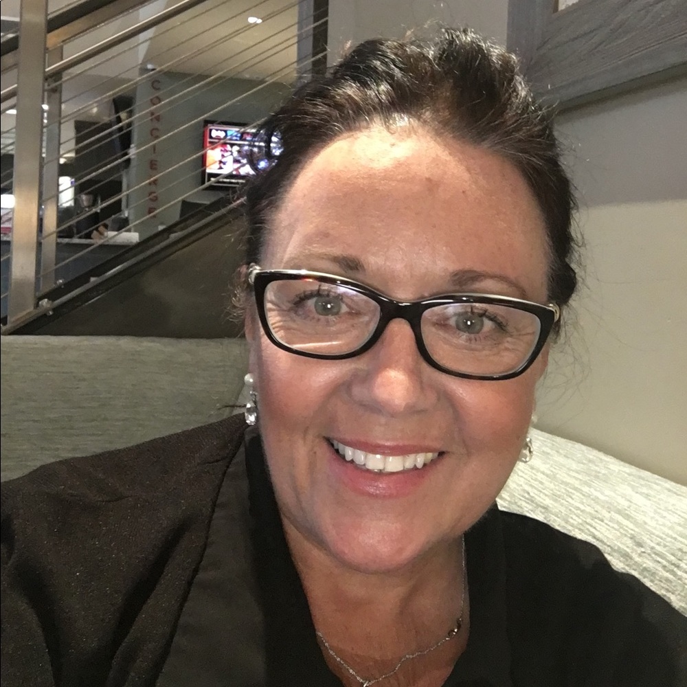 Meet your Posher, Lisa